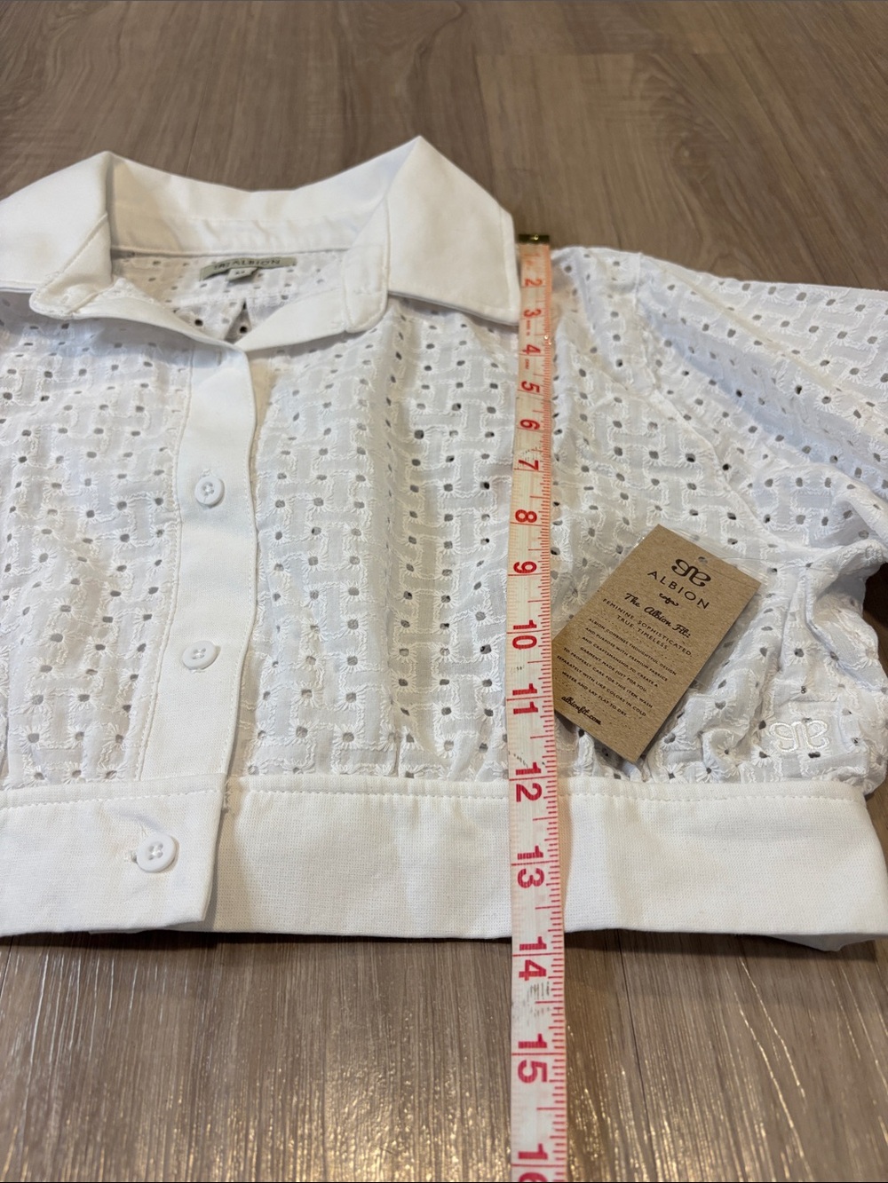 Albion NWT White Eyelet Buttoned Crop - Picture 15 of 15